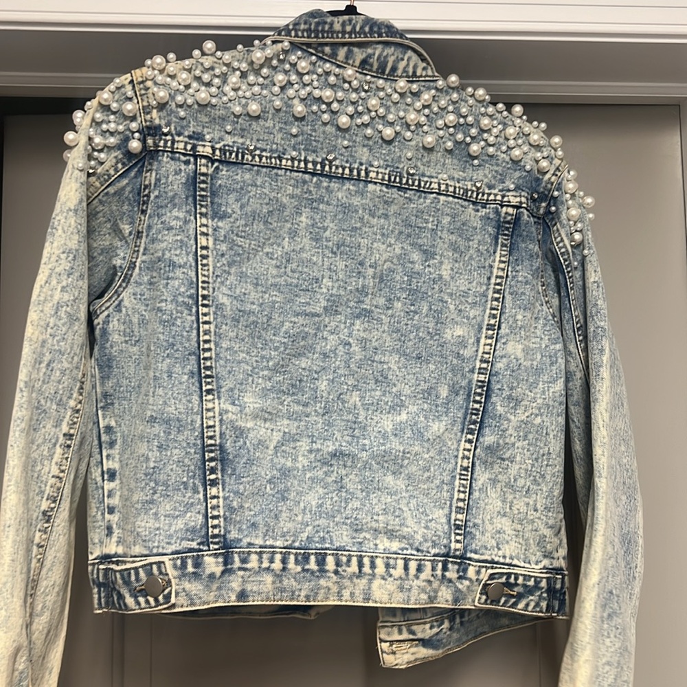 Embellished Denim Jacket with Pearls w Crystal Brooch - Picture 2 of 2